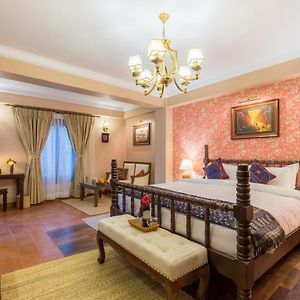Heritage King Room